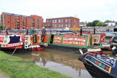  Narrow boats gathering at Chester Basin 