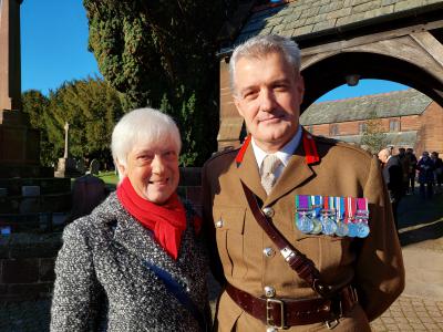  Ann Large and Colonel Ian Large 