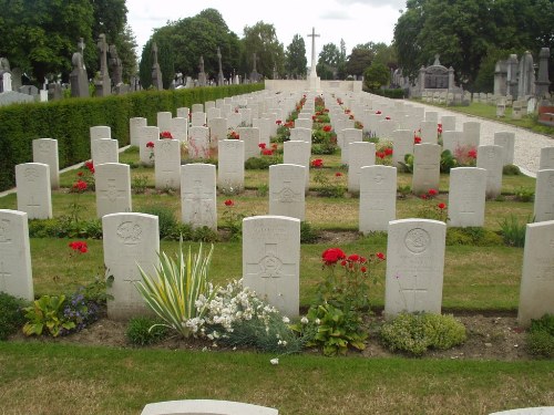 Heliopilis War Cemetery